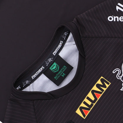 Penrith Panthers 2025 O'Neill's Men's Home Jersey.